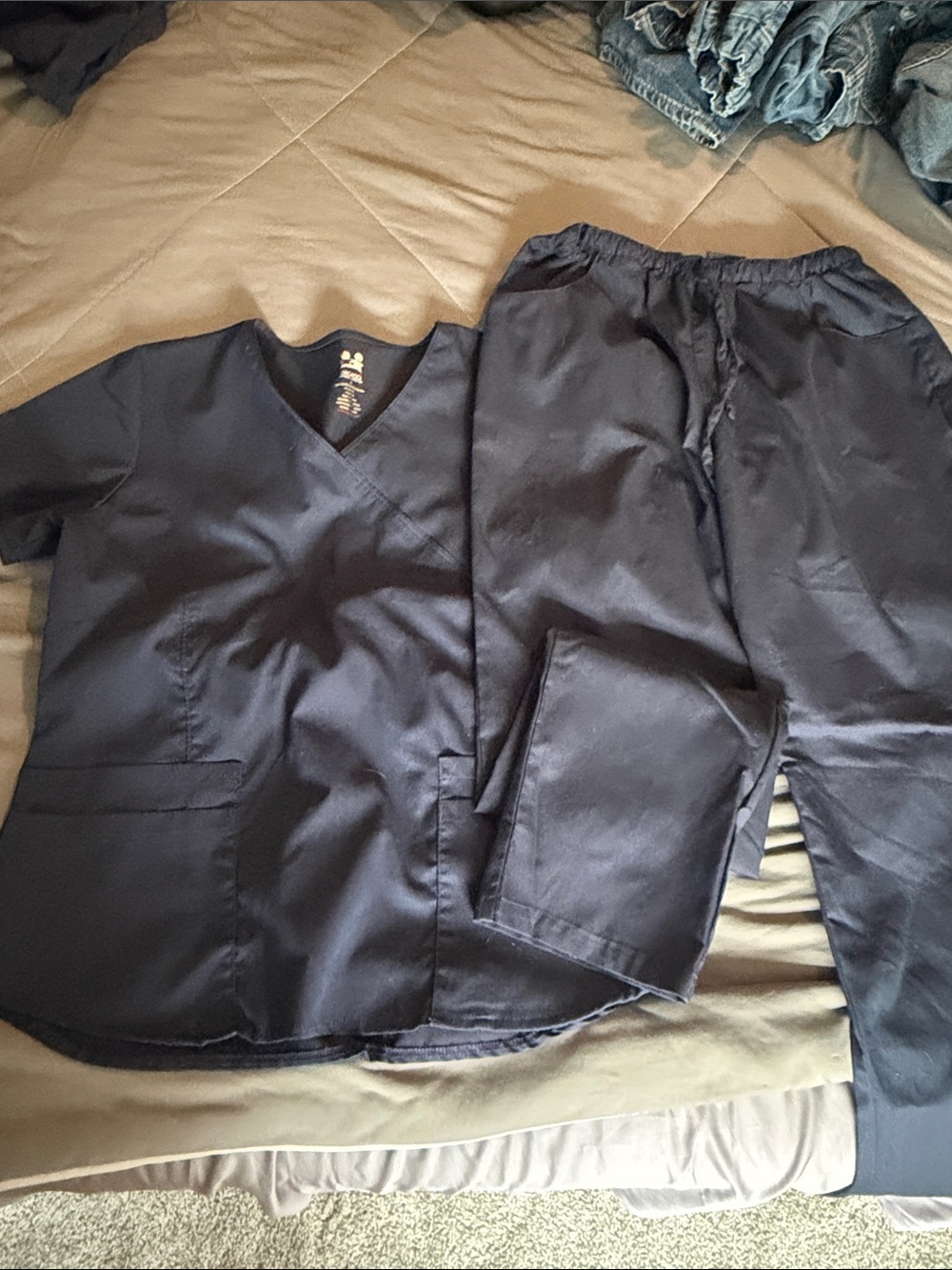 Classic Navy Women’s Scrub Set - Unbranded